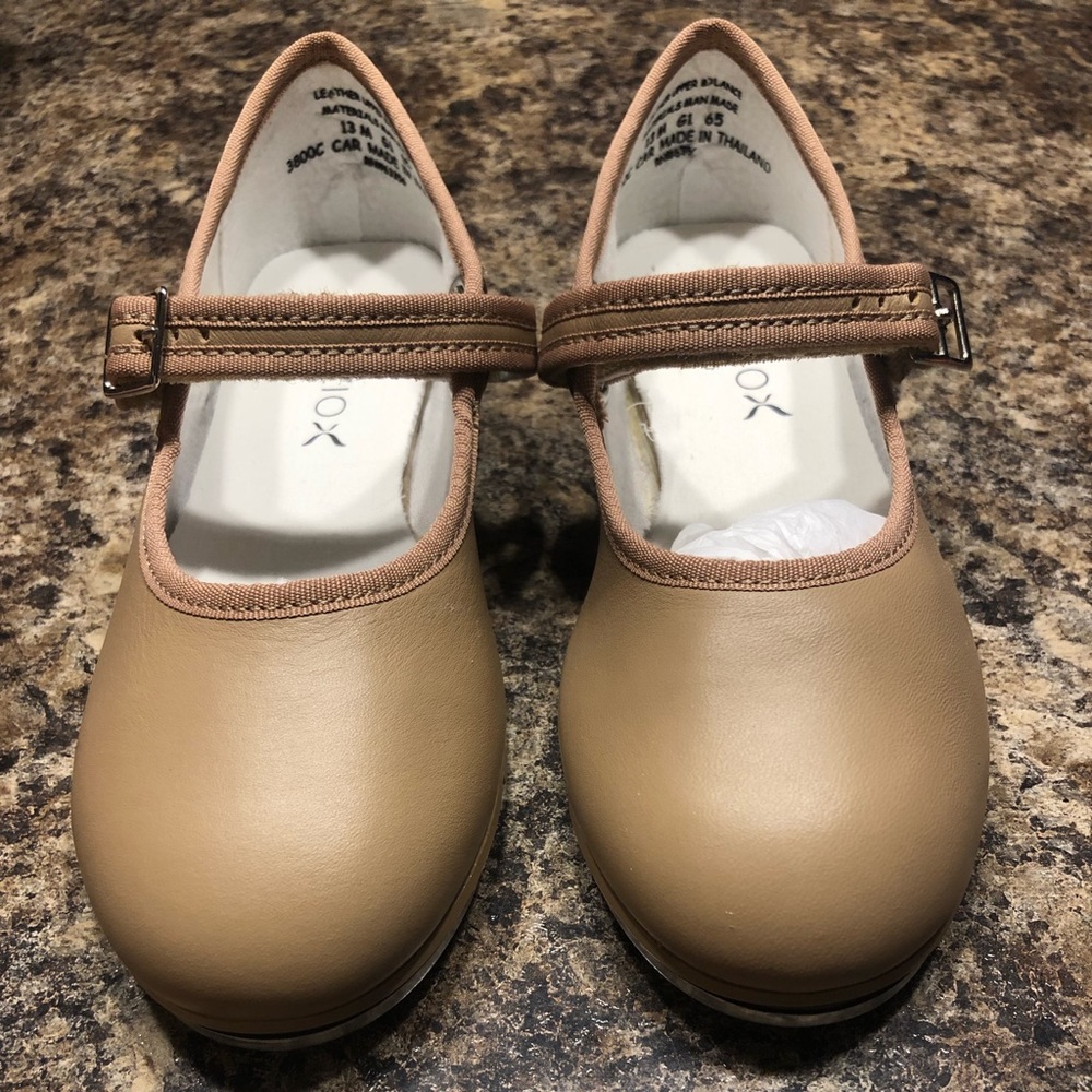 Capezio Carmel Tan Tap shoes, size 13 toddler girl. Mary Jane style. Like New